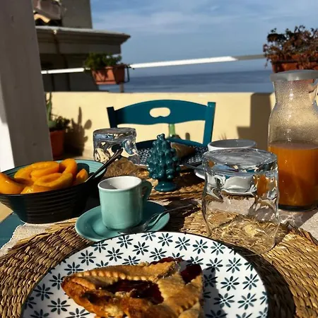 Brezza Marina Oda ve Kahvaltı Tropea