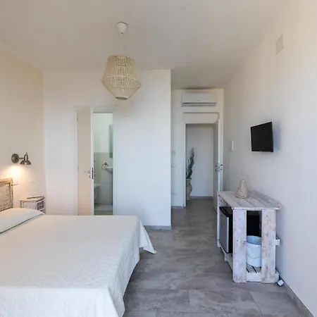 Brezza Marina Oda ve Kahvaltı Tropea