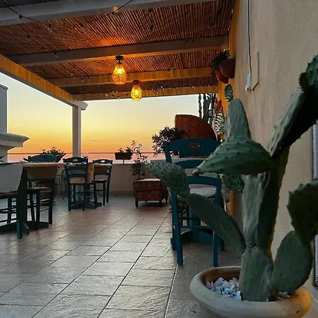 Oda ve Kahvaltı Brezza Marina