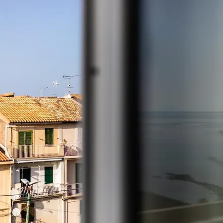 Brezza Marina Bed & Breakfast 4*