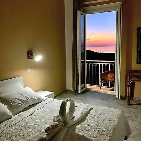 Brezza Marina Bed & Breakfast 4*